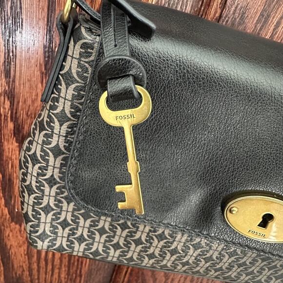 Fossil Gabriella Leather Flap Crossbody Purse Black Logo Lock Key - Picture 3 of 6